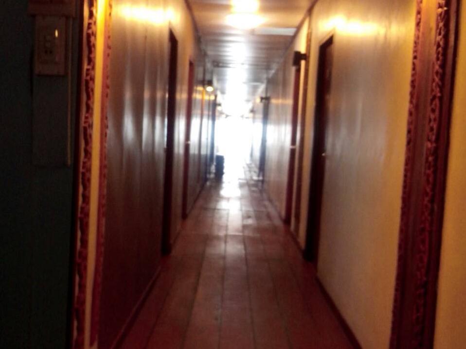 Karoon Hut Hotel HHQ Exterior foto